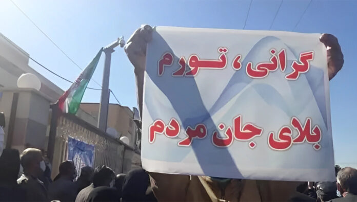 عضو برلمان النظام: عدد السكان الذين يعيشون تحت خط الفقر في إيران يبلغ 28 مليون نسمة