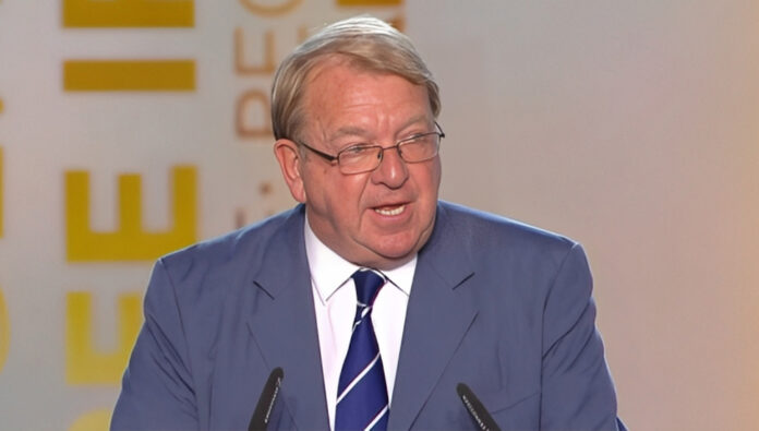 سترون ستيفنسون : يجب على الغرب التخلي عن سياسة الاسترضاء تجاه إيران