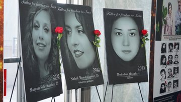 واشنطن - مبنى الكونغرس الامريكي - معرض لذكرى شهداء مجزرة عام 1988 وشهداء الانتفاضة الايرانية