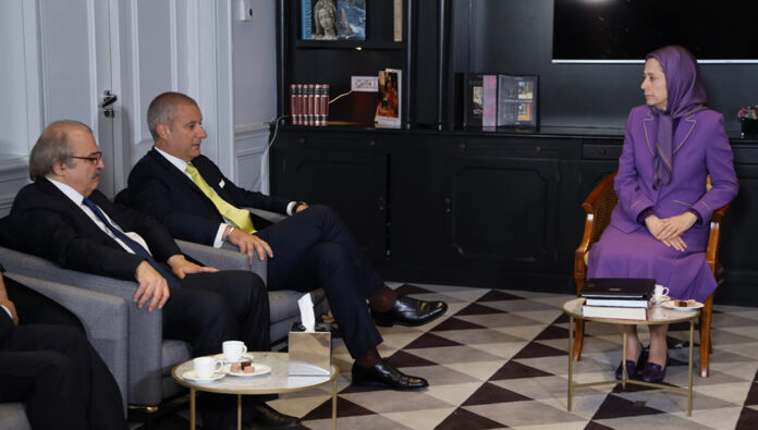 لقاء السيدة مريم رجوي مع آندره أ دي جوزيه بيه، عضو لجنة الشؤون الخارجية بالبرلمان الإيطالي