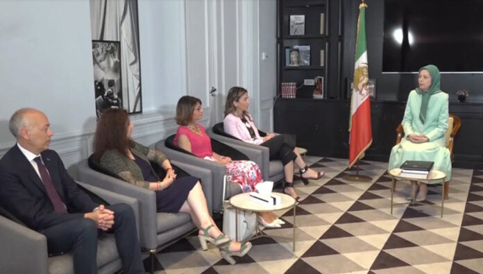 لقاء السيدة مريم رجوي مع نائبة رئيس مجلس الشيوخ وأعضاء مجلس الشيوخ الإيطالي في روما