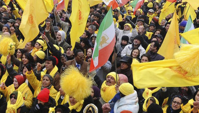 مؤتمر إيران الحرة - يصف الخبراء دور «المعلومات الكاذبة وتأثيرها على السياسة الغربية على إيران