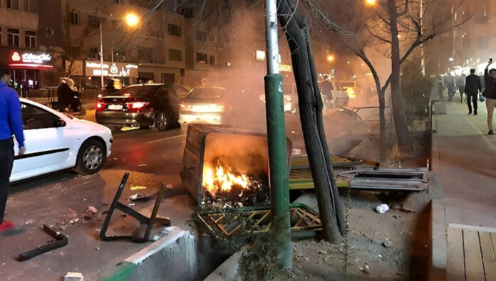 النظام الإيراني يسير على 