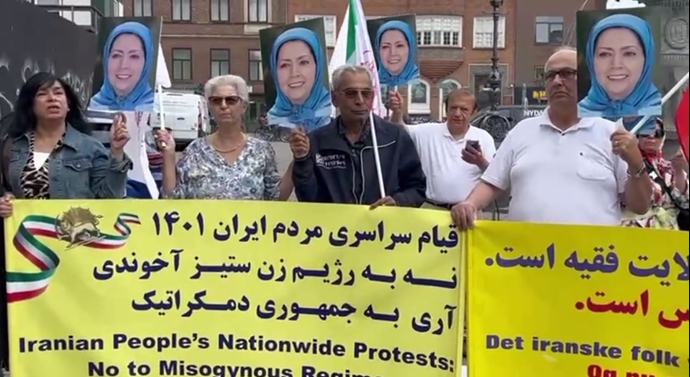 إيرانيون في كوبنهاغن یطالبون بمحاكمة دولية لخامنئي ورئيسي