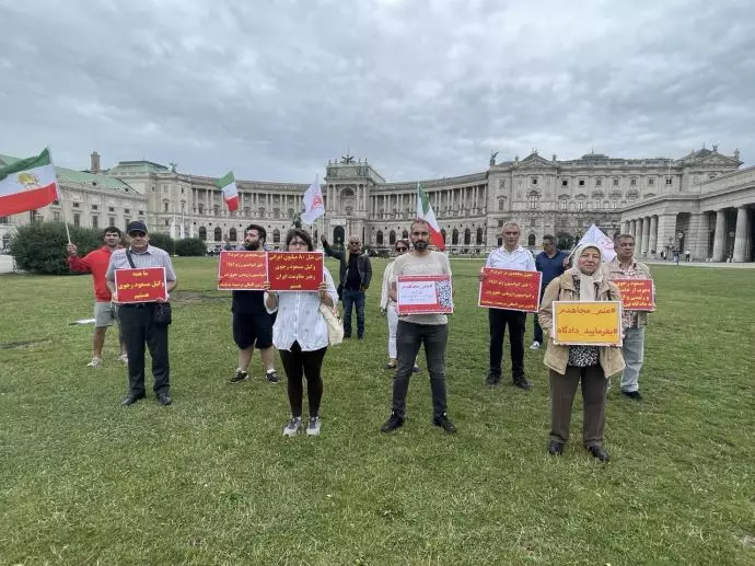 فيينا وأوسلو وأمستردام وستوكهولم - أنصار منظمة مجاهدي خلق الإيرانية يطالبون بمحاكمة خامنئي في محكمة دولية