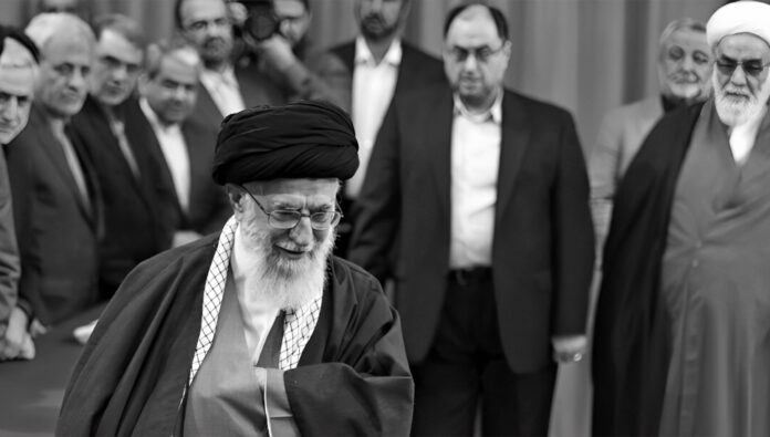 فضح نهب وفساد المؤسسات المرتبطة بخامنئي من قبل عصابات نظام الملالي