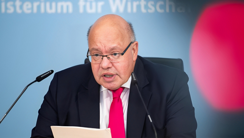 وزير الاقتصاد والطاقة الألماني السابق: برنامج النقاط العشر تجسيد للقيم الانسانية