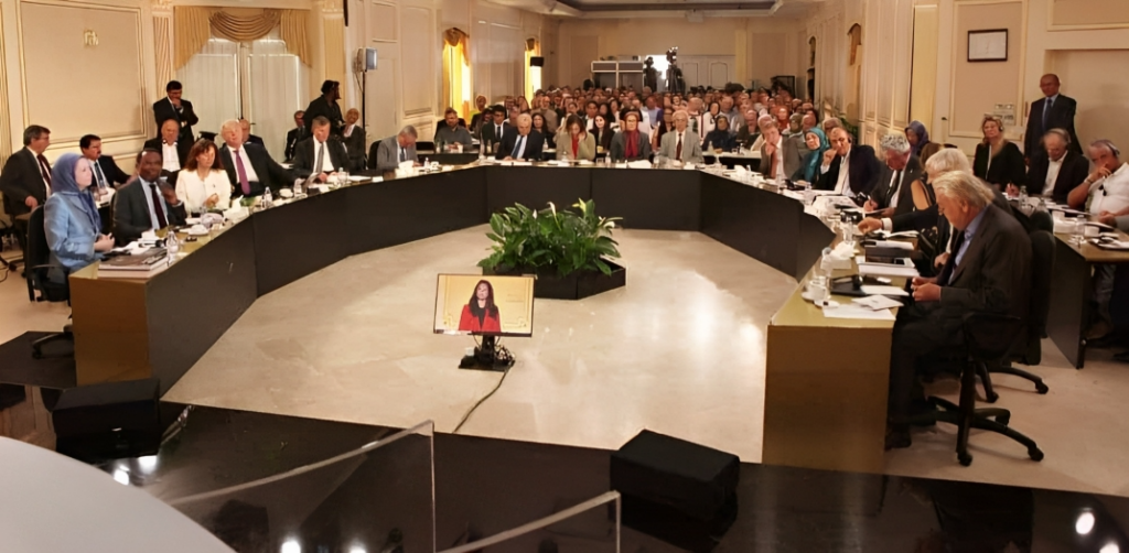 فادابالاس يدعو الى اجراءات لحماية الايرانيين