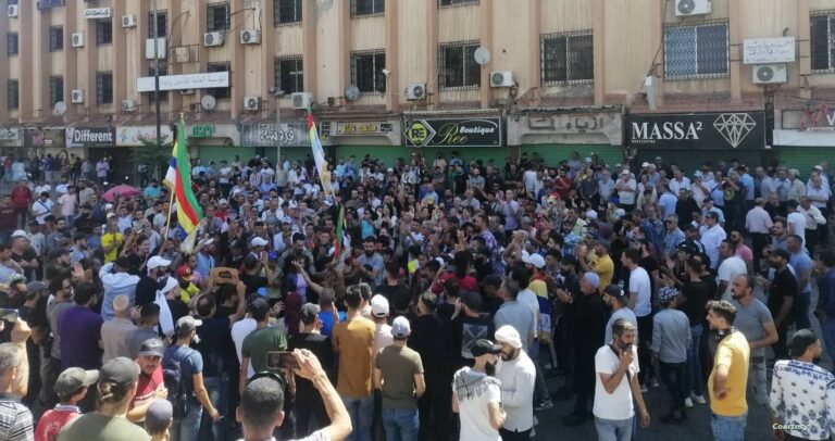 في يومها العاشر على التوالي… المتظاهرون يطالبون بإسقاط نظام الأسد وطرد نظام الملالي من سوريا  