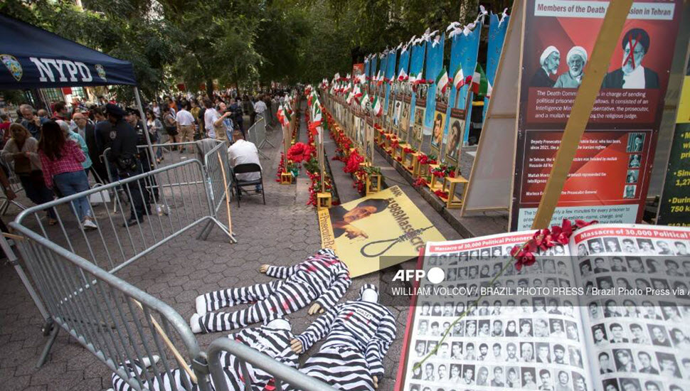 تغطية وكالة فرانس برس بالفيديو لمظاهرات الإيرانيين الأحرار ضد تواجد رئيسي الجلاد أمام الأمم المتحدة