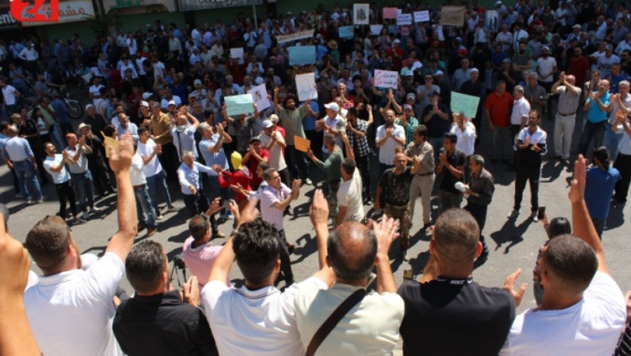 لليوم الـ 21 على التوالي متظاهرو سويداء يطالبون باسقاط نظام بشار الأسد