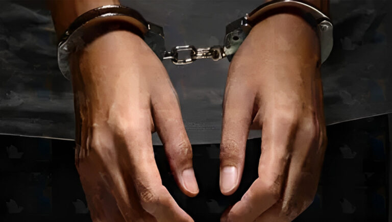 محكمة في الأهواز تصدر أحكاما بالجلد على 17 عاملاً محتجًا في شركة الصلب الوطنية