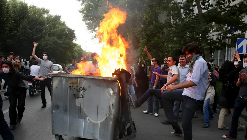 تحليل الأوضاع السياسية في إيران في اجتماع المجلس الوطني للمقاومة الإيرانية في باريس