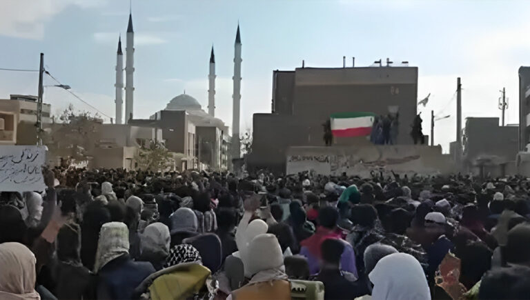 زاهدان: تظاهرة الشباب الأبطال بشعار “قسما بدماء الرفاق سنبقى صامدين حتى النهاية”