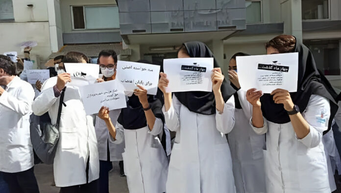 الظروف الاقتصادية المدمرة لحملة الدكتوراه في إيران