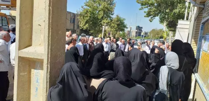 مظاهرات للمتقاعدين في أربع محافظات إيرانية بشعار «يجب اطلاق سراح المعلم المسجون»