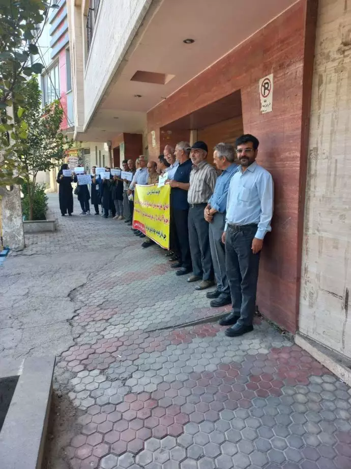 تجمعات احتجاجية للمتقاعدين في البلاد في 14 محافظةإيرانية