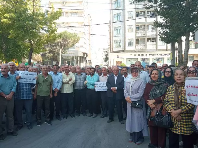 تجمعات احتجاجية للمتقاعدين في البلاد في 14 محافظةإيرانية