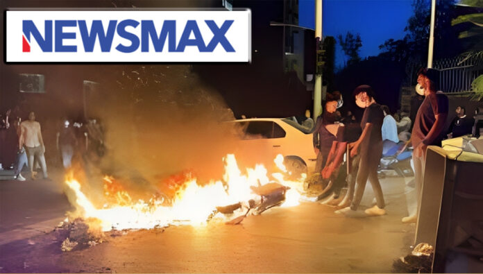 نيوزماكس: مراهنة الملالي في قمع انتفاضة الشعب