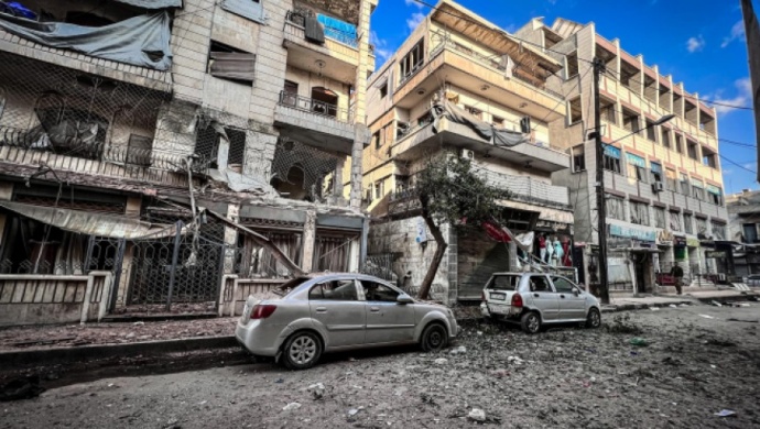 مليشيات الأسد و نظام الملالي يواصلون قصف أرياف ادلب وحلب