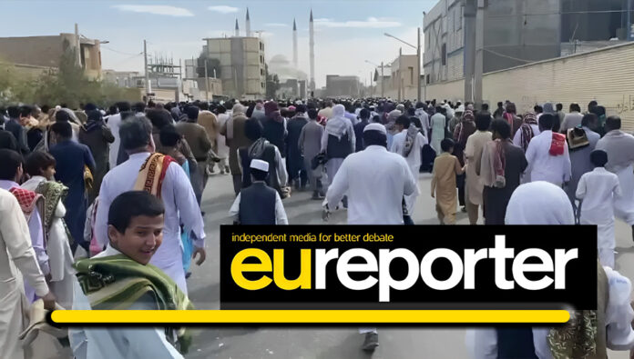 اي يو ريبورتر: متظاهرون إيرانيون يخلدون ذكرى 