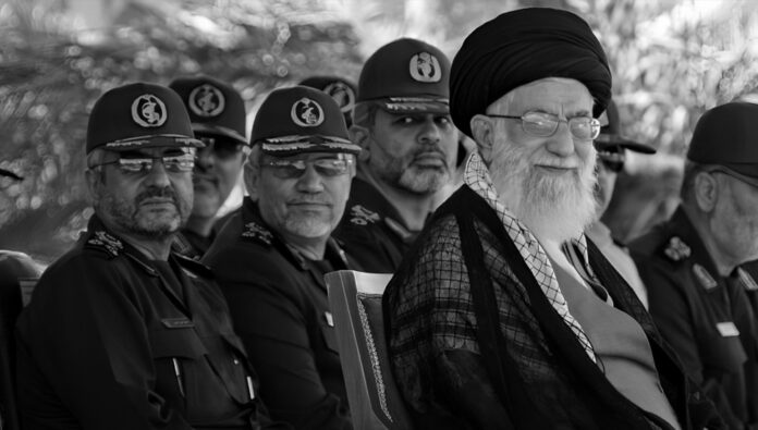 إدراج قوات الحرس الإيراني في القائمة السوداء هو الخطوة الأولى لوقف التهديد الإرهابي الذي تمثله طهران