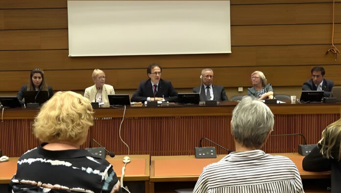 مؤتمر في المقر الأوروبي للأمم المتحدة في جنيف - خطابات خبراء سابقين في الأمم المتحدة وشخصيات سياسية ومحامين بارزين وممثلين منتخبين للشعب السويسري