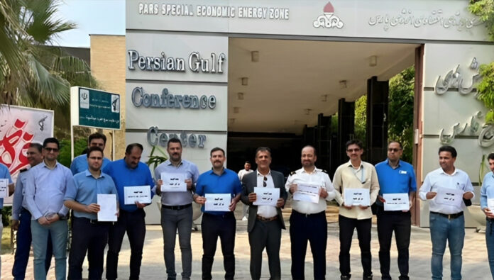 تجمع احتجاجي للعاملين الرسميين بوزارة النفط في آغاجاري