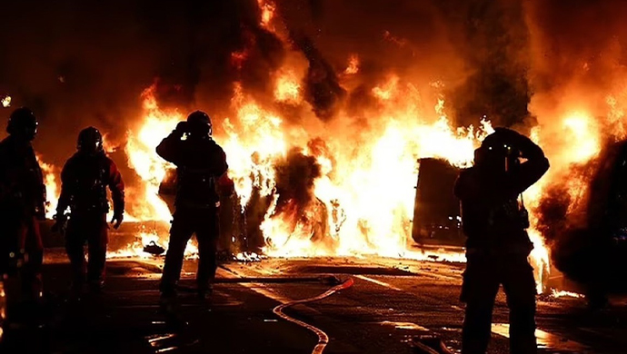 مصرع 32 شخصا في حريق بمعسكر لمدمني المخدرات في إيران