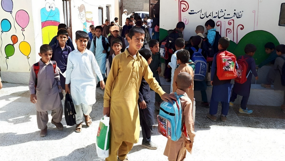 نظام الملالي يغلق بعض المدارس في زاهدان