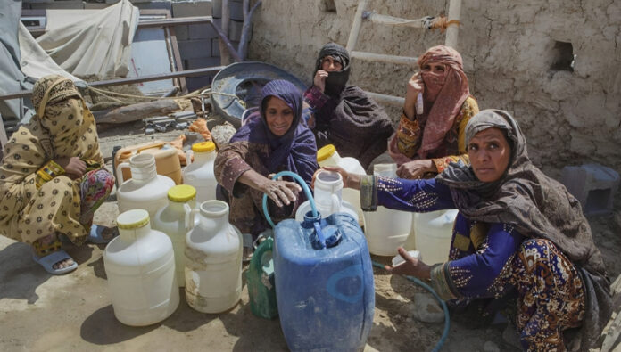 نظام الملالي يهجر سكان بلوشستان قسرا في الصمت