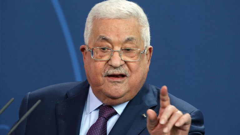 محمود عباس:  لا دولة في غزة، ولا دولة دون غزة، وان غزة كالقدس والضفة الغربية جزء أساس، ولا يتجزأ من دولة فلسطين