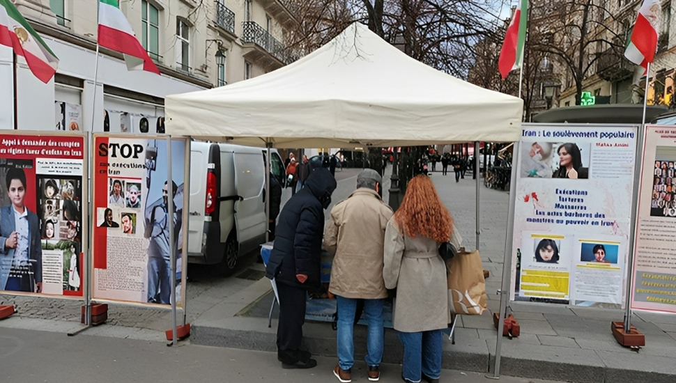 باريس، فرنسا - معرض صور لشهداء انتفاضة الشعب تضامنا مع الانتفاضة الوطنية