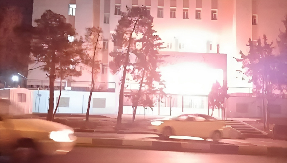 طهران- استهداف شباب الانتفاضة المجمع القضائي المسمى باسم قاسم سليماني