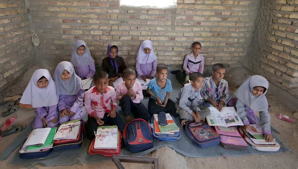 3.5 مليون طالب إيراني  يدرسون في مدارس خطرة