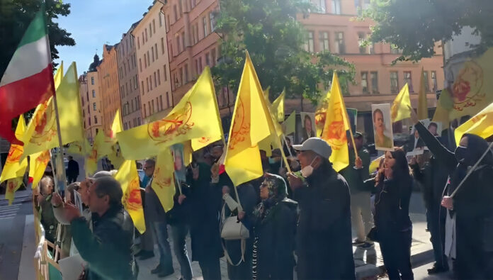 نظام إيران یكشف عن نقاط ضعفه بزيادة حملة القمع ضد المعارضة