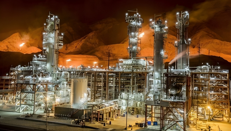 سيطرة قوات الحرس على صناعة النفط في إيران