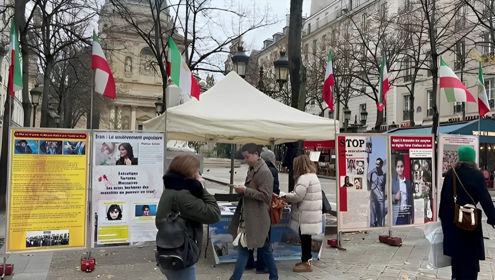 باريس - معرض صور شهداء الانتفاضة الوطنية الإيرانية أمام جامعة السوربون