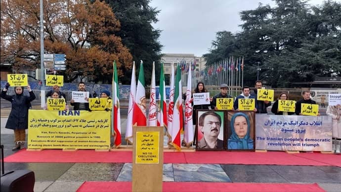 جنيف - تظاهرة الجالية الإيرانية تنديدًا بمشاركة إبراهيم رئيسي في اجتماع المنتدى العالمي للاجئين التابع للأمم المتحدة