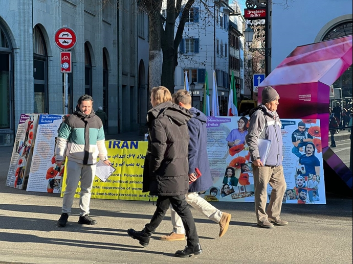 باريس وزيورخ - معرض لصور شهداء الثورة الإيرانية