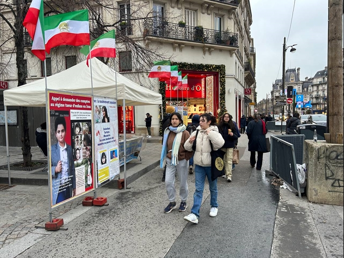 باريس - معرض صور الشهداء للتضامن مع الانتفاضة الإيرانية