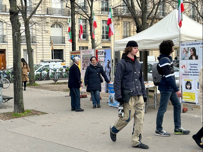 باريس - معرض صور الشهداء للتضامن مع الانتفاضة الإيرانية