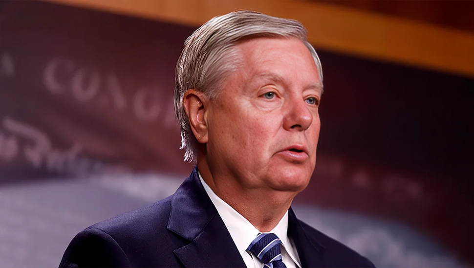 السناتور ليندسي غراهام يدعو إلى الانتقام من إيران بسبب غارة طائرة بدون طيار