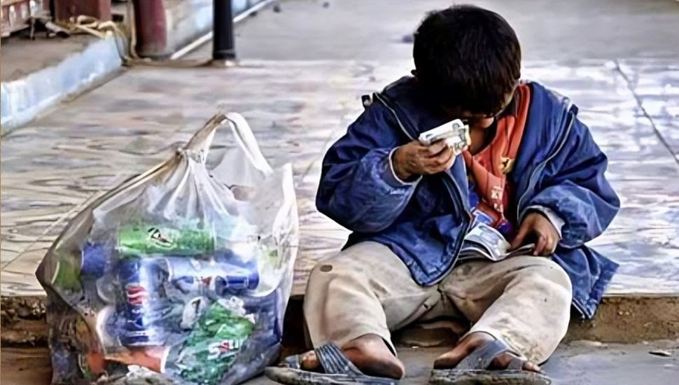 انهيار الطبقة الوسطى في إيران وصعود مافيا الريع في نظام الملالي