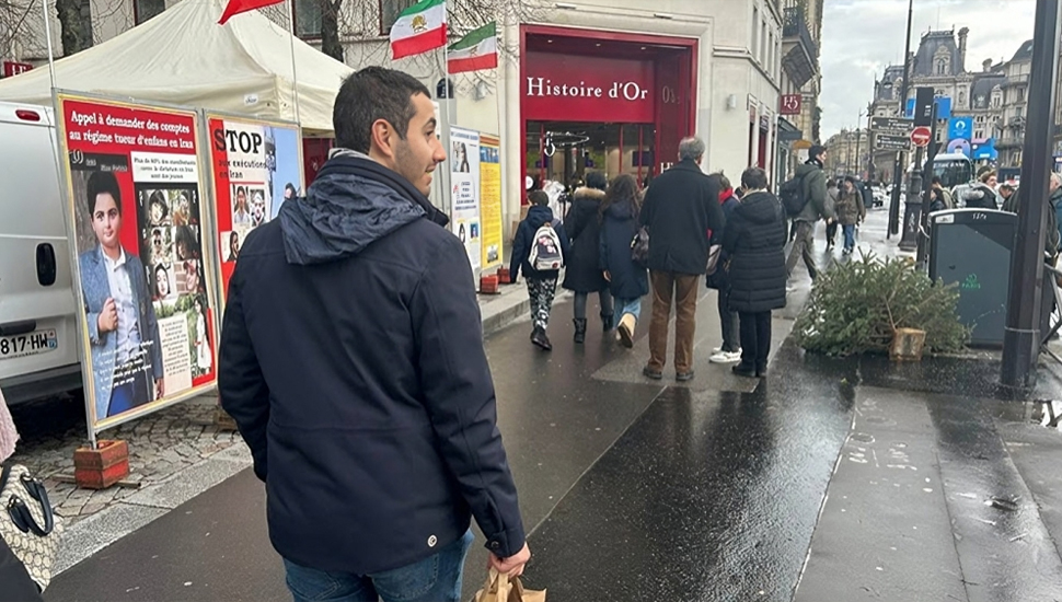 باريس - معرض صور الشهداء والكتب تضامنًا مع الانتفاضة الإيرانية