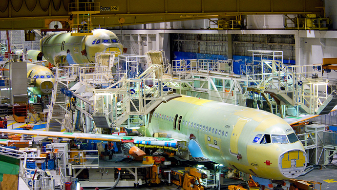 إيرباص تلغي تسليم 100 طائرة إلى إيران