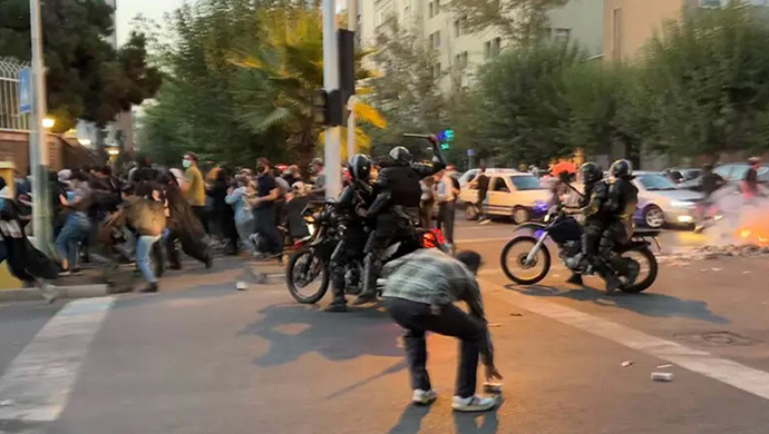 عشوائيات المدن بؤرة الاحتجاجات في إيران