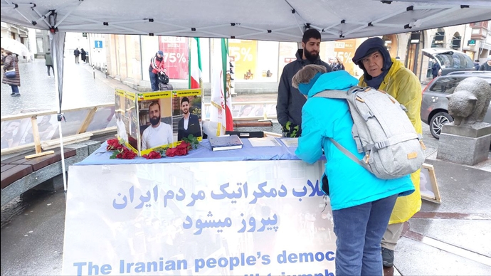 تقرير مصور - باريس وسانت غالن ولوتزيرين سويسرا – إقامة طاولة كتب