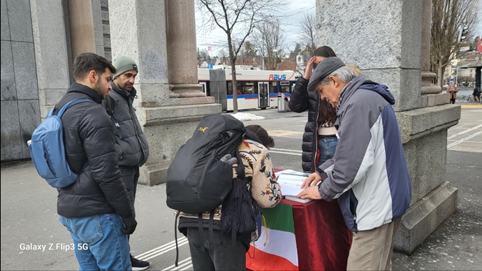 تقرير مصور - باريس وسانت غالن ولوتزيرين سويسرا – إقامة طاولة كتب