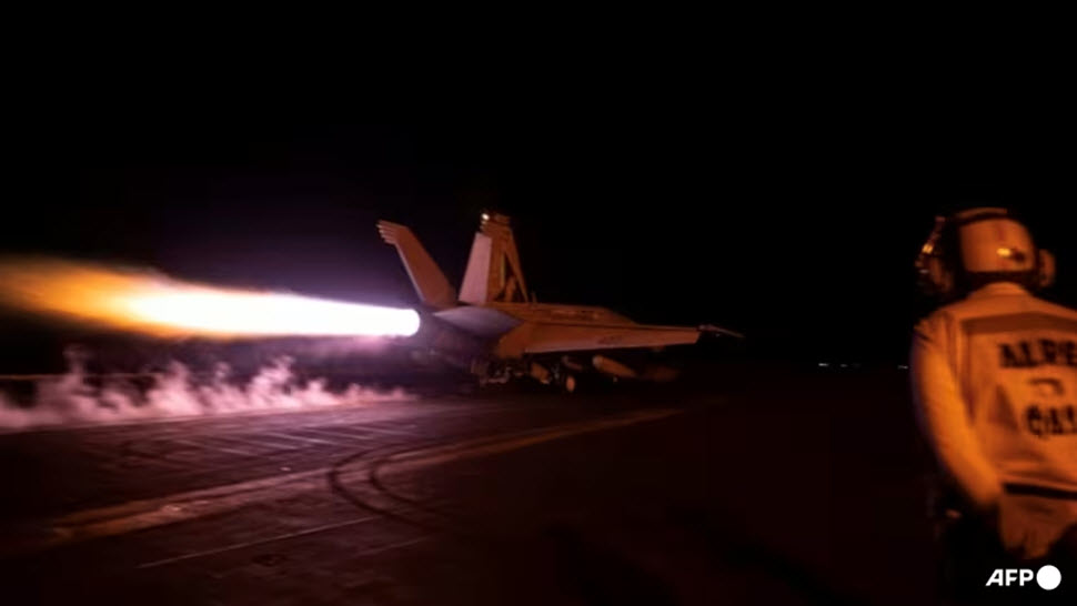 البنتاغون أمريكا وبريطانيا تهاجمان 18 موقعا للحوثيين في اليمن